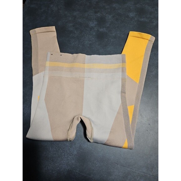 Nike Women Sculpt Icon Clash Seamless Tights CJ4135 Yellow 110 Size M - Picture 4 of 6